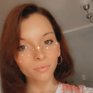 Meet your Posher, Cassandra